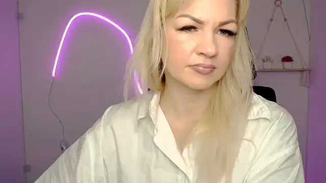 Madonna Fire online show from April 19, 2026, 6:35 am