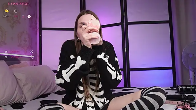 Alice Goth online show from March 12, 2026, 10:32 am