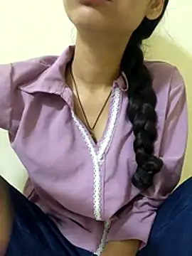 Snapshot of Kanchan7909 chatting on May 13, 2026, 4:04 pm Kanchan7909 online show from May 13, 2026, 4:04 pm
