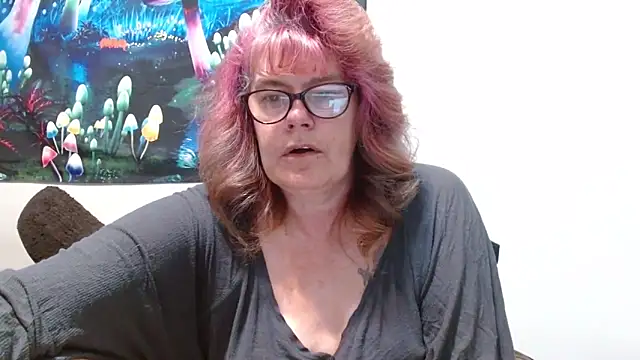 ladylavende3 online show from November 14, 2025, 9:02 pm