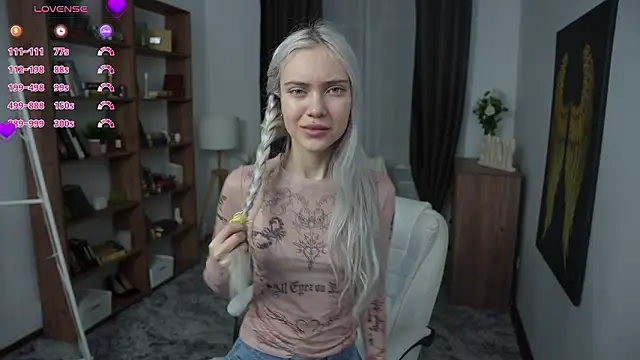 KristalCrowner online show from March 9, 2026, 8:46 pm