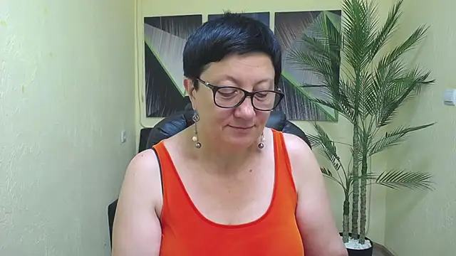 EmilyL0ve online show from July 5, 2026, 5:20 pm
