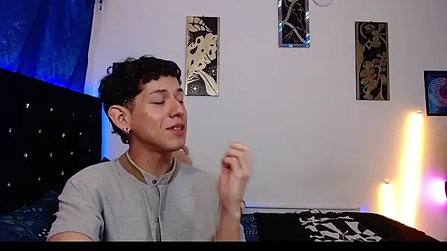 Snapshot of yorsamm_smit chatting on February 21, 2026, 12:33 am yorsamm smit online show from February 21, 2026, 12:33 am