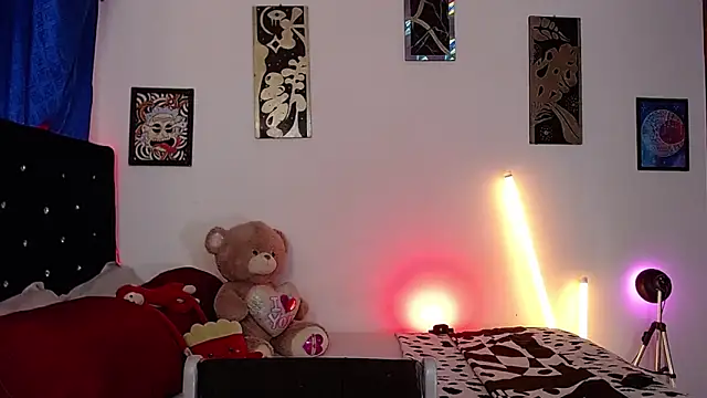 yorsamm smit online show from April 12, 2026, 1:43 am