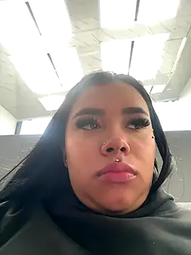 Liaevans   online show from January 6, 2026, 6:55 pm