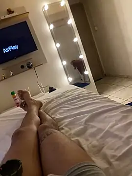 GostosoRS25 online show from April 18, 2026, 8:09 pm