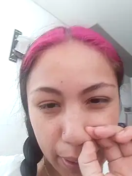 Luli2401 online show from January 14, 2026, 4:12 pm