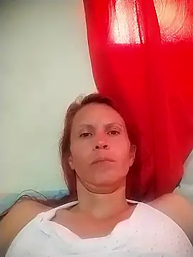 cintia love online show from January 18, 2026, 6:44 pm