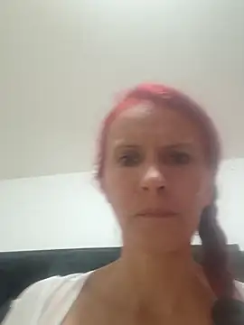 cintia love online show from April 12, 2026, 9:20 pm