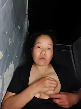 donaaa2 online show from April 9, 2026, 3:17 pm