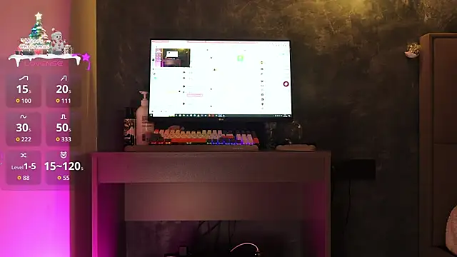 Snapshot of hey_Melanie chatting on January 13, 2026, 6:08 am hey Melanie online show from January 13, 2026, 6:08 am