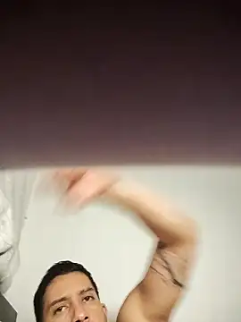 MrWolfHot online show from January 7, 2026, 5:43 am