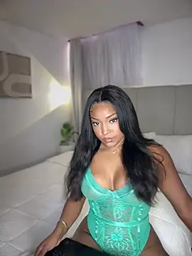 Snapshot of Soler_magnet chatting on February 5, 2026, 8:35 pm Soler magnet online show from February 5, 2026, 8:35 pm