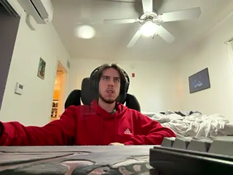 Snapshot of YummyDin chatting on January 14, 2026, 9:20 pm YummyDin online show from January 14, 2026, 9:20 pm