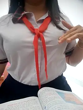 lina loveee online show from March 18, 2026, 6:27 am