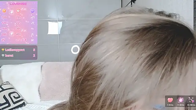 Snapshot of KarolinaLiss chatting on March 11, 2026, 6:25 pm KarolinaLiss online show from March 11, 2026, 6:25 pm