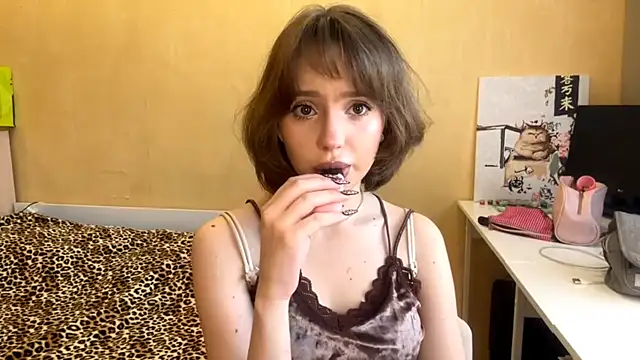 Snapshot of lil_glow chatting on January 7, 2026, 10:29 am lil glow online show from January 7, 2026, 10:29 am