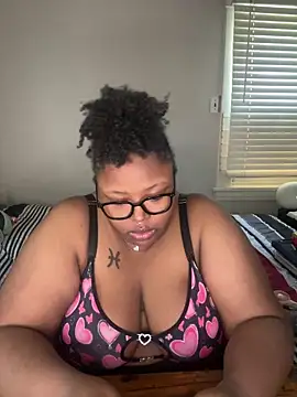Snapshot of Chocolatebunnyxx96 chatting on April 17, 2026, 3:04 pm Chocolatebunnyxx96 online show from April 17, 2026, 3:04 pm