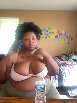 Snapshot of Chocolatebunnyxx96 chatting on May 6, 2026, 3:17 pm Chocolatebunnyxx96 online show from May 6, 2026, 3:17 pm