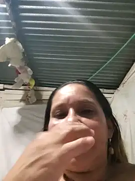 chiquitahot  online show from March 23, 2026, 4:27 am