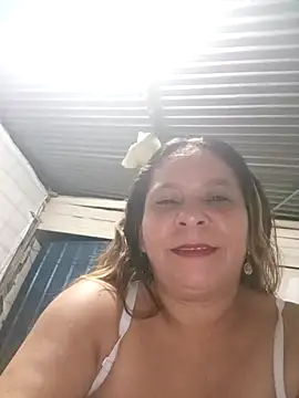 chiquitahot  online show from April 15, 2026, 2:29 am