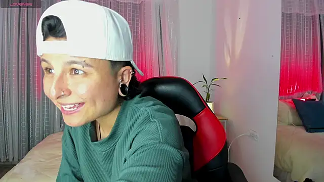 Zury Ramirez online show from April 10, 2026, 10:14 pm