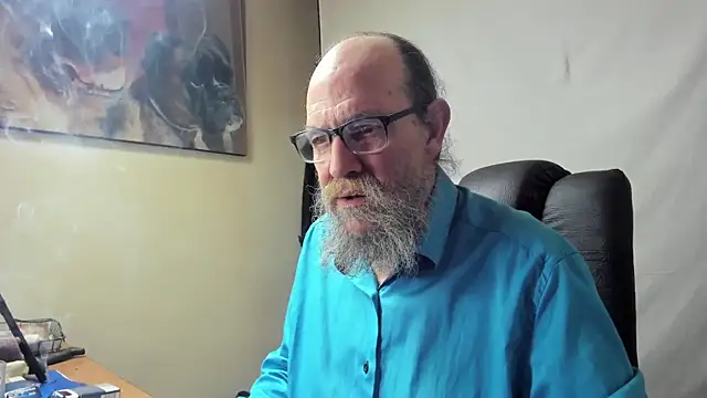 Snapshot of Uncle_Hottie chatting on January 16, 2026, 3:38 pm Uncle Hottie online show from January 16, 2026, 3:38 pm