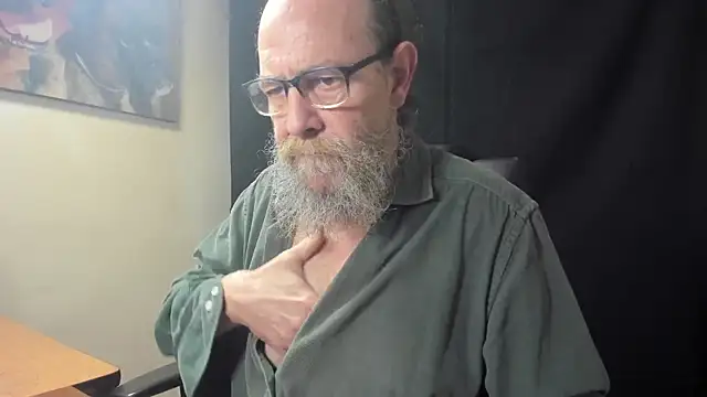 Snapshot of Uncle_Hottie chatting on February 6, 2026, 2:53 pm Uncle Hottie online show from February 6, 2026, 2:53 pm