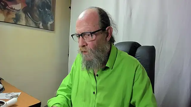 Snapshot of Uncle_Hottie chatting on February 12, 2026, 9:32 pm Uncle Hottie online show from February 12, 2026, 9:32 pm