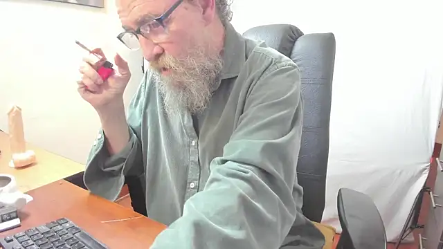 Snapshot of Uncle_Hottie chatting on February 15, 2026, 7:54 pm Uncle Hottie online show from February 15, 2026, 7:54 pm