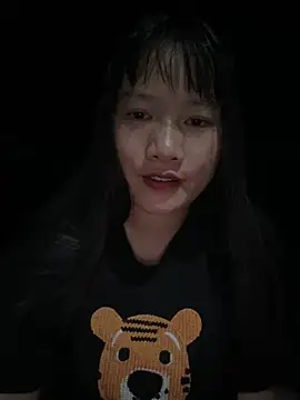 Snapshot of Suni-ii chatting on May 6, 2026, 12:10 pm Suni-ii online show from May 6, 2026, 12:10 pm