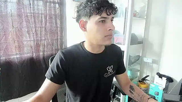 Snapshot of MaxStar26 chatting on January 16, 2026, 1:26 pm MaxStar26 online show from January 16, 2026, 1:26 pm