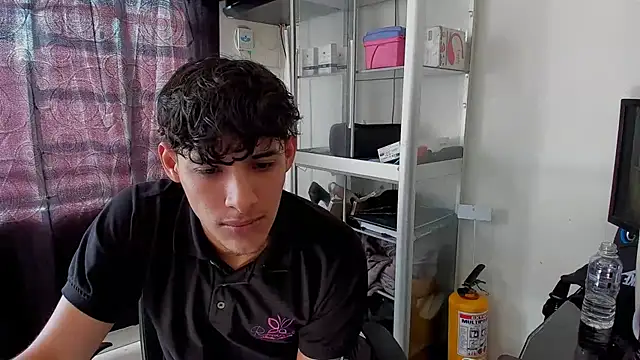 Snapshot of MaxStar26 chatting on January 19, 2026, 2:21 pm MaxStar26 online show from January 19, 2026, 2:21 pm