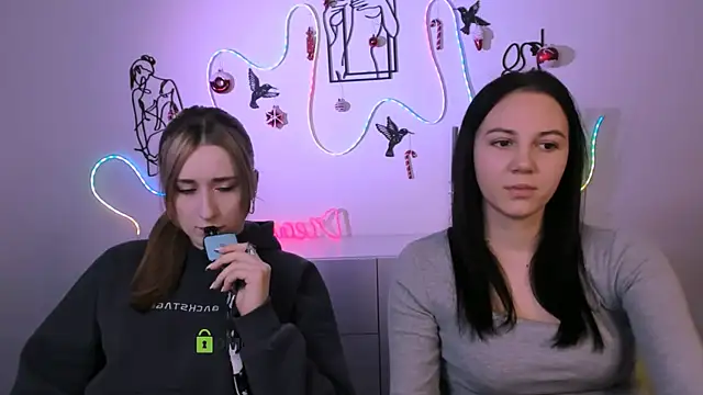 alice  blond online show from January 14, 2026, 5:57 am