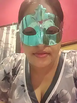 Snapshot of 01Roshani chatting on July 12, 2026, 12:18 pm 01Roshani online show from July 12, 2026, 12:18 pm