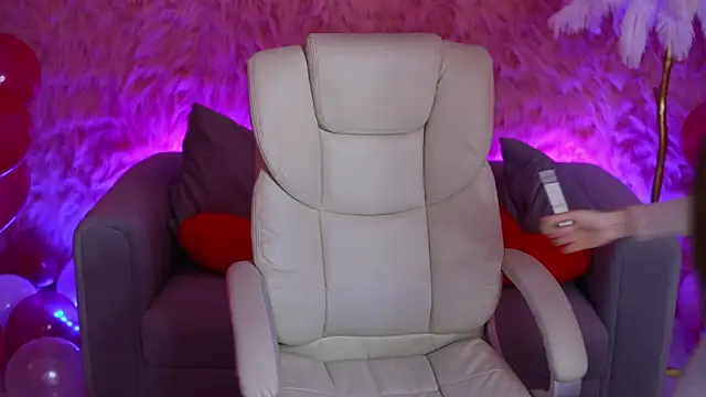 AlexaFleur online show from February 15, 2026, 7:54 pm