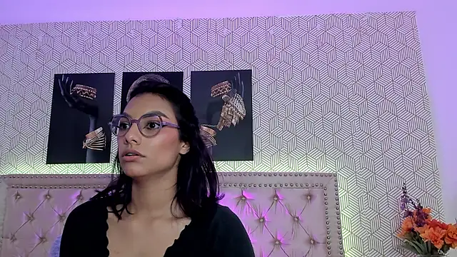 Snapshot of MeganRosseX chatting on March 3, 2026, 6:25 pm MeganRosseX online show from March 3, 2026, 6:25 pm