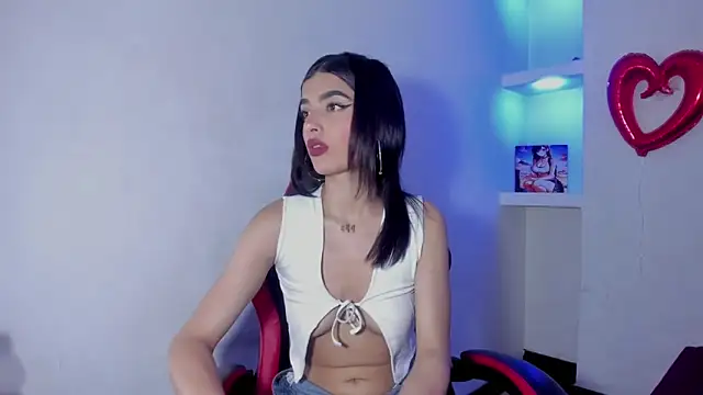 honeyluxe  online show from May 13, 2026, 4:10 am