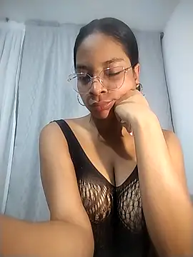 KATALINA SANTANA  online show from April 10, 2026, 2:06 am