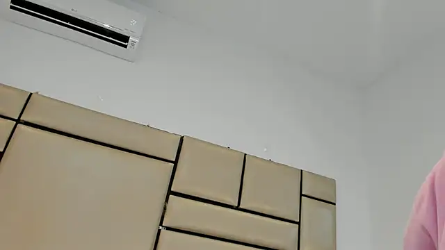 Snapshot of alejandra_loppez chatting on February 25, 2026, 7:34 pm alejandra loppez online show from February 25, 2026, 7:34 pm