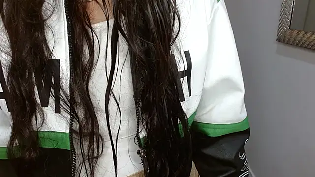 Nicolleth tk online show from March 21, 2026, 3:22 am