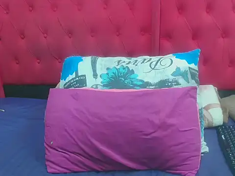 brownskingirl25 online show from January 14, 2026, 7:30 pm