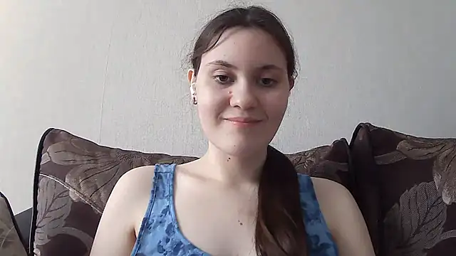 Snapshot of LanaLive chatting on April 24, 2026, 5:43 am LanaLive online show from April 24, 2026, 5:43 am