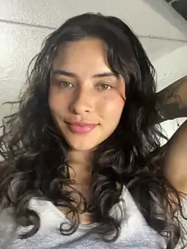 Snapshot of auroramooon chatting on January 14, 2026, 3:34 am auroramooon online show from January 14, 2026, 3:34 am