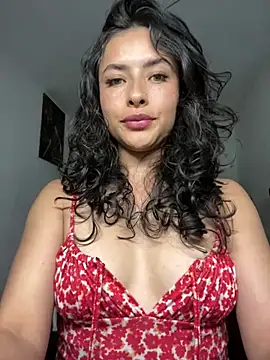 Snapshot of auroramooon chatting on February 28, 2026, 8:10 pm auroramooon online show from February 28, 2026, 8:10 pm