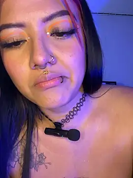 Snapshot of queen_of_you_heart chatting on February 19, 2026, 11:34 pm queen of you heart online show from February 19, 2026, 11:34 pm