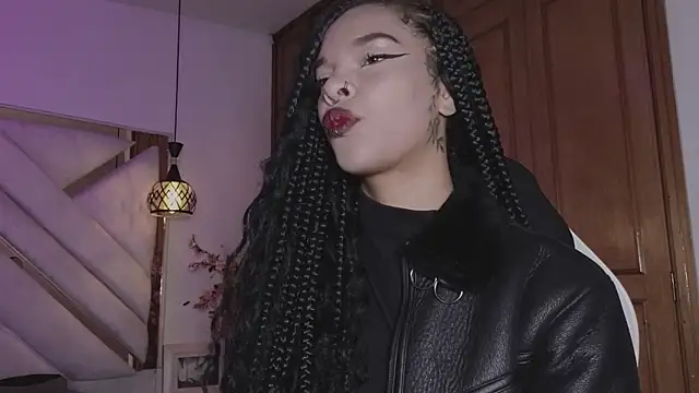 mia gatesvg online show from March 1, 2026, 3:19 am