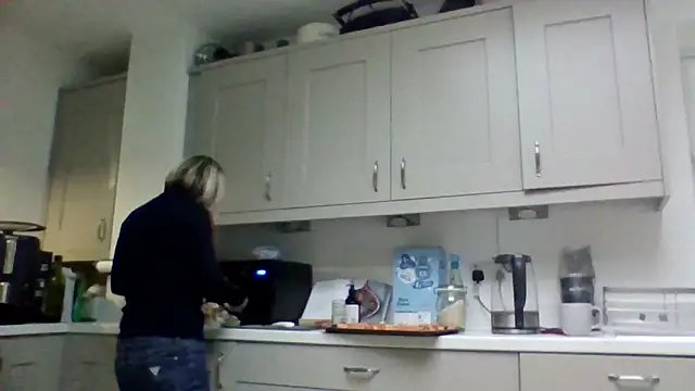 Milfshake227 online show from March 8, 2026, 5:28 pm