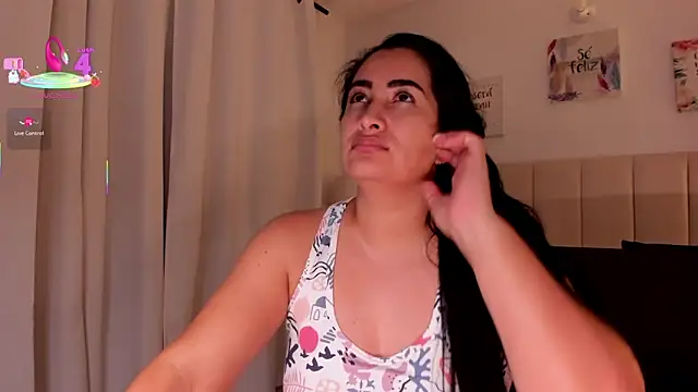 KiimDesire online show from April 1, 2026, 3:18 am