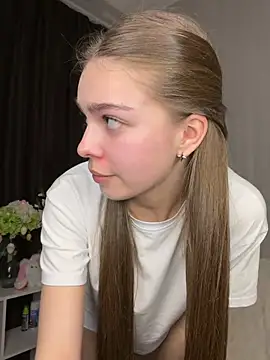 Snapshot of SkylineBliss chatting on May 31, 2026, 4:58 pm SkylineBliss online show from May 31, 2026, 4:58 pm